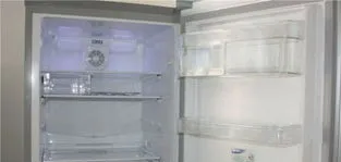 怎样清洗冰箱(清理冰箱孔的正确方法)