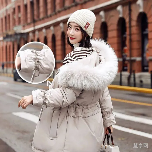 羽绒服为什么要带毛领(羽绒服带毛领好看还是不带毛领好看)