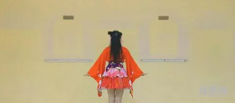阿姨洗铁路是什么歌(阔阔咯卡拉,阿姨洗铁路)