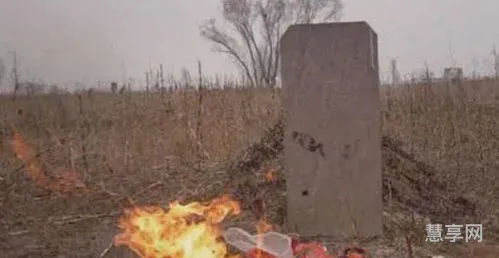 梦见上坟烧纸(梦见墓地烧纸是什么预兆)
