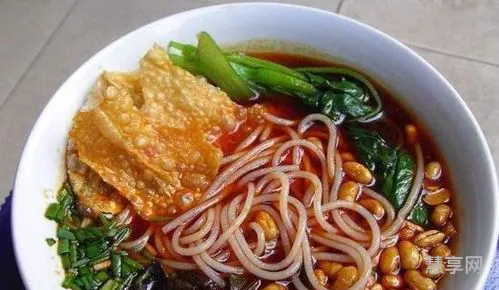 螺蛳粉为什么是臭臭的?(螺蛳粉臭的原因)