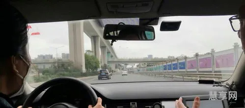 第一次开车紧张怎么办(新手上路紧张害怕怎么办)
