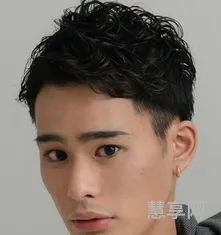 男生圆脸发型(免费扫一扫测脸型配发型软件)