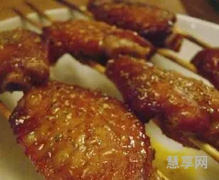 烤箱烤鸡翅温度和时间(烤箱烤鸡翅的方法与步骤)