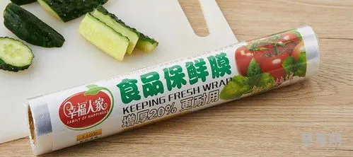 保鲜膜属于什么垃圾(PE和PVC保鲜膜哪个好)