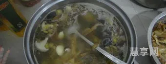 清汤火锅鸡的做法(清汤鸡火锅可以放玉米吗)