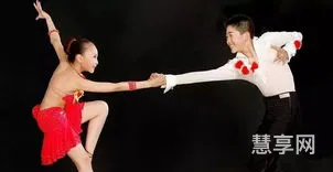 儿童学跳拉丁舞(女孩学拉丁害一生)