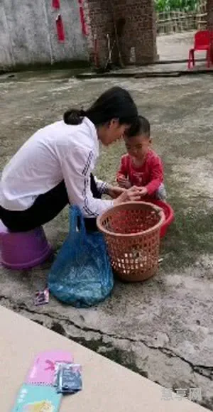 童孙未解供耕织(供耕织是什么意思)