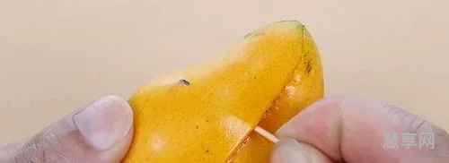 芒果怎么剥皮(切芒果的方法窍门)
