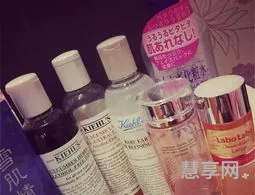 什么是化妆水(化妆水和爽肤水一样吗)