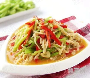 金针菇怎么做好吃(素炒金针菇的家常做法)