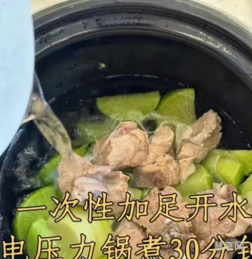 冬季煲汤食谱大全(推荐10道适合冬季喝的养生汤)