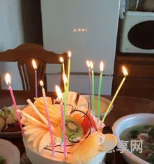 自相矛盾告诉我们什么道理(自相矛盾明白一个道理)