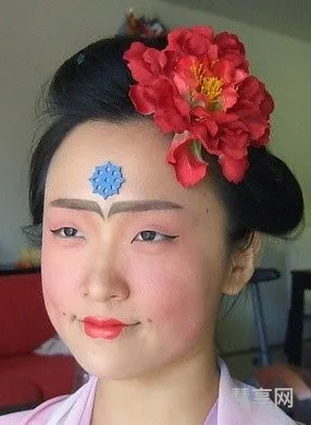 唐代女子化妆步骤(唐代女子化妆的正确顺序是)