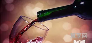 如何喝葡萄酒(怎么喝葡萄酒才好喝)