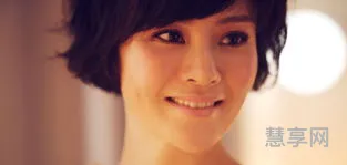 笑什么如花笑靥如花(笑靥如花读yan还是ye)