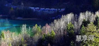 九寨沟是哪个省的(九寨沟旅游适合几月份去)