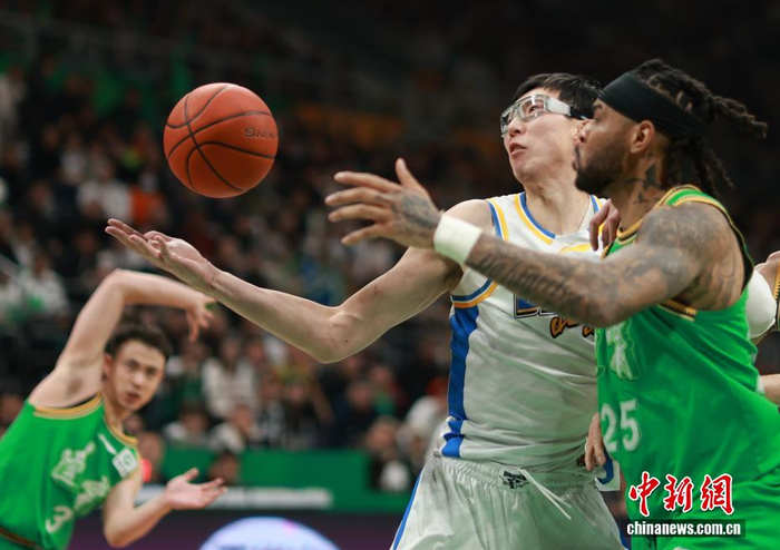 辽宁本钢主场不敌北京北汽 周琦关键表现引关注