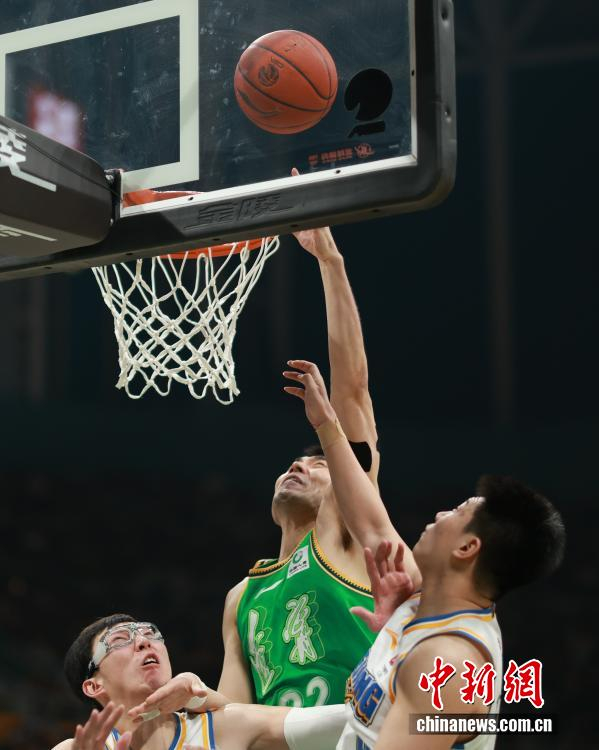 辽宁本钢主场不敌北京北汽 周琦关键表现引关注