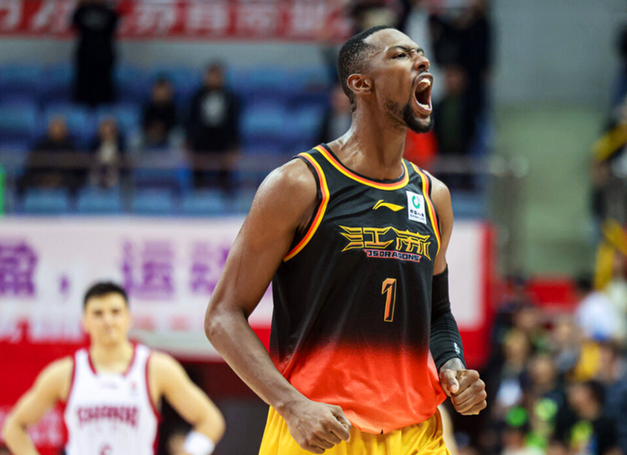 贾尔斯绝杀助江苏男篮险胜山西 展现顶级外援风