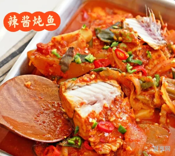 韩国辣椒酱和拌饭酱是一种吗(石锅拌饭里面的酱是什么酱)