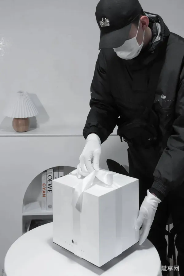 黑天鹅蛋糕是好利来的吗(黑天鹅蛋糕属于什么档次)