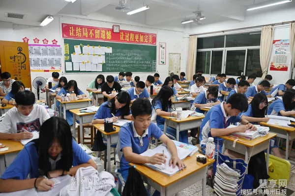 梅州东山中学升学率(兴宁一中高考成绩)