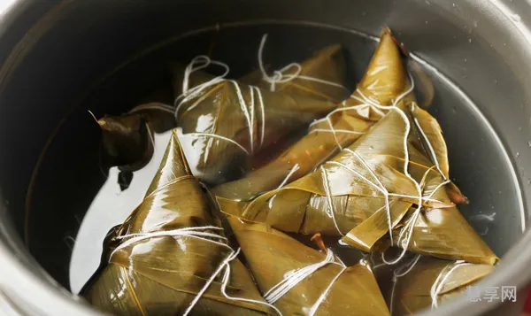 生米粽子要煮多久才熟(生粽子煮一个小时能熟吗)
