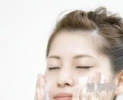 肤色不均怎么调理(肤色不均匀暗沉怎么改善)